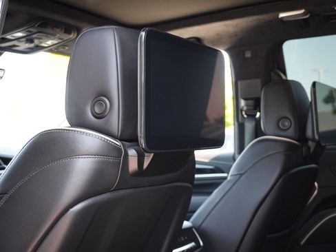Used 2023 Cadillac Escalade V w/ LPO, ONYX Package AWD/4WD image 29