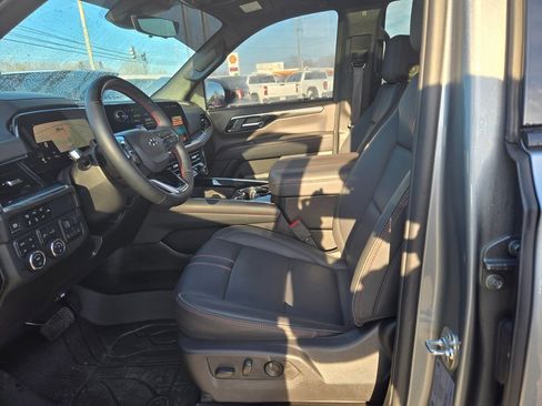 Used 2025 Chevrolet Tahoe RST w/ Advanced Technology Package image 7