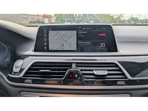 Used 2022 BMW 750i xDrive w/ Executive Package image 24