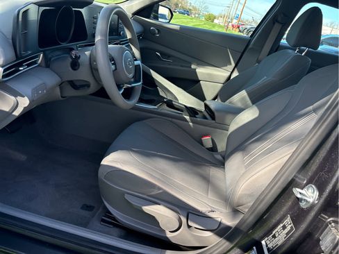 Used 2023 Hyundai Elantra SEL FWD image 8