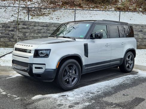 Used 2021 Land Rover Defender 110 SE image 1