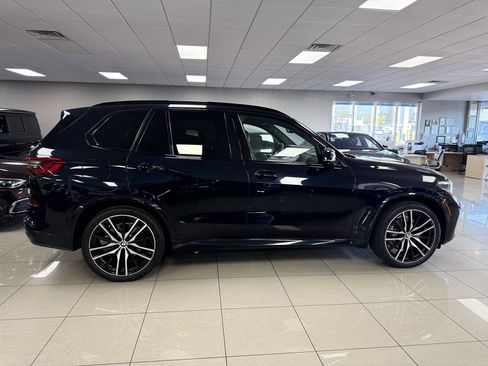 Used 2019 BMW X5 xDrive40i w/ M Sport Package AWD/4WD image 3