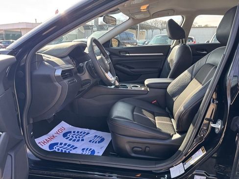 Used 2025 Nissan Altima 2.5 SR image 13