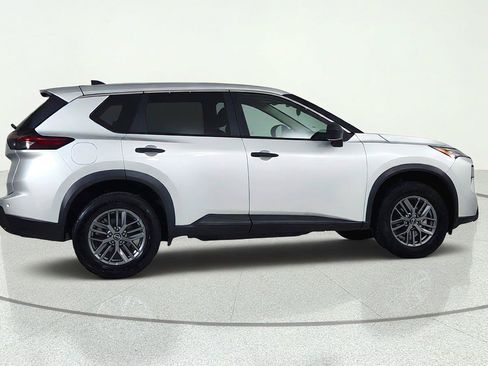Used 2024 Nissan Rogue S AWD/4WD image 7