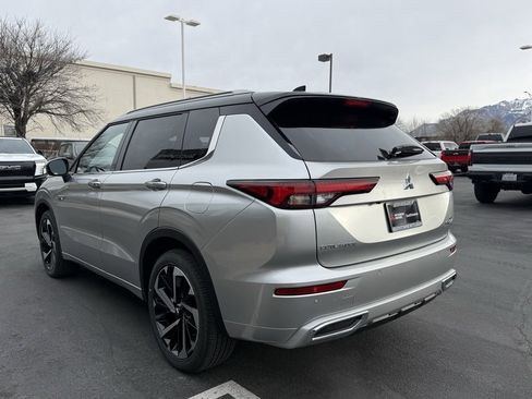 Used 2025 Mitsubishi Outlander SEL image 5