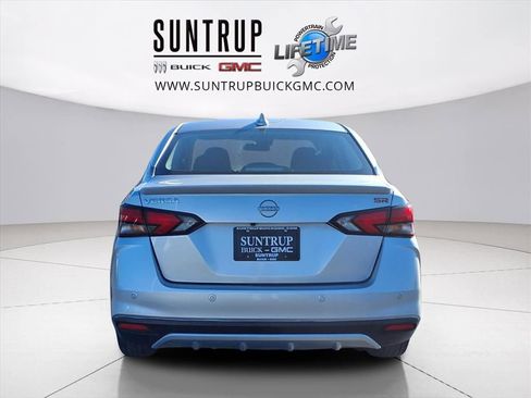 Used 2024 Nissan Versa SR image 19