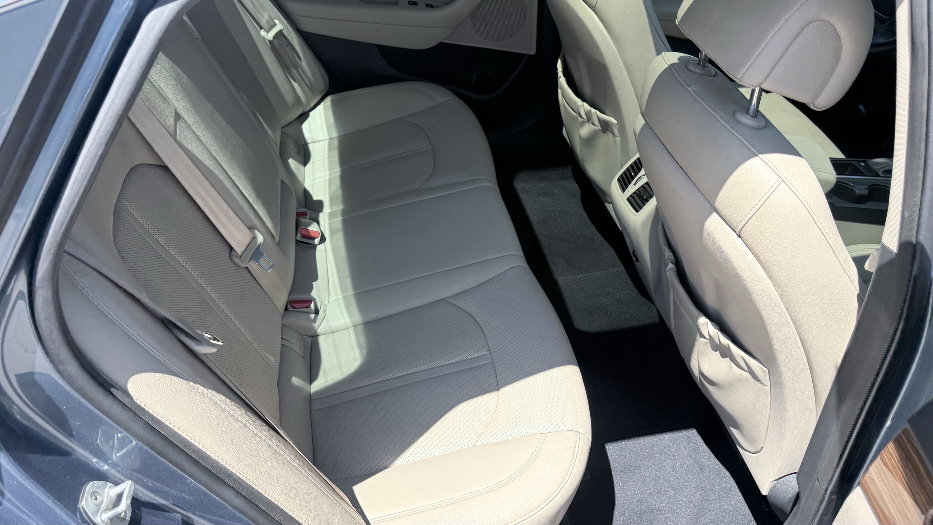 Used 2015 Hyundai Sonata Limited w/ Option Group 05 FWD image 25