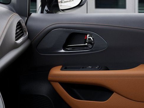 New 2026 Chrysler Pacifica Pinnacle FWD image 25