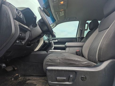 Used 2017 Toyota Tundra SR5 w/ SR5 Upgrade Package image 9