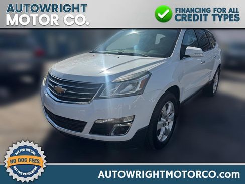 Used 2017 Chevrolet Traverse LT w/ Style and Technology Package image 1