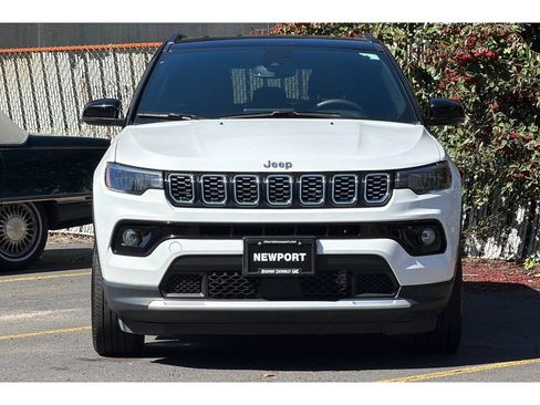 Used 2025 Jeep Compass Limited AWD/4WD image 9