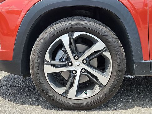 Used 2024 Chevrolet Trax RS w/ Driver Confidence Package FWD image 35