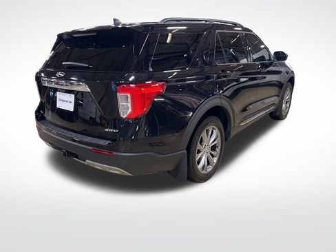 Used 2023 Ford Explorer XLT w/ Equipment Group 202A image 7