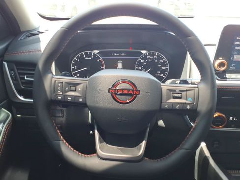 Used 2026 Nissan Rogue SV AWD/4WD image 12