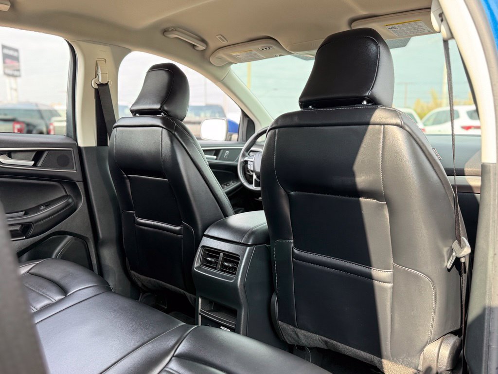 Used 2023 Ford Edge SEL AWD/4WD image 17