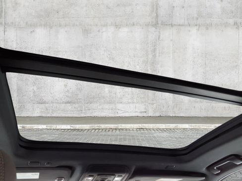 Used 2021 Chevrolet Tahoe High Country w/ Premium Package 2 image 5