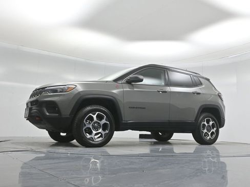 Used 2022 Jeep Compass Trailhawk w/ Trailhawk Elite Group image 8
