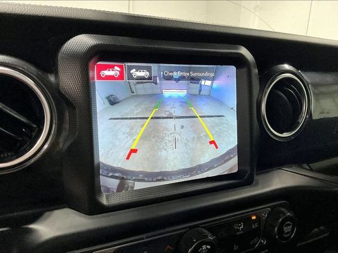 Used 2021 Jeep Wrangler Unlimited Rubicon w/ Dual Top Group AWD/4WD image 28