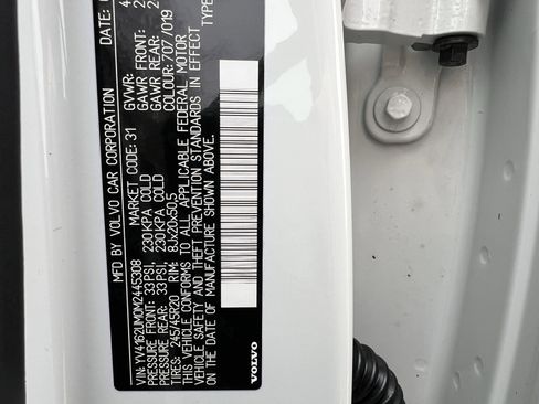 Used 2021 Volvo XC40 T5 R-Design w/ Advanced Package image 37