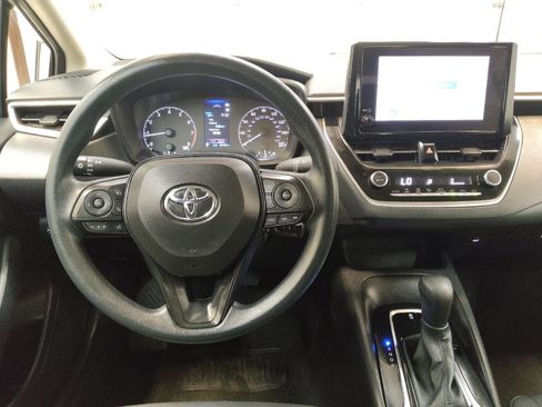 Used 2025 Toyota Corolla LE image 22