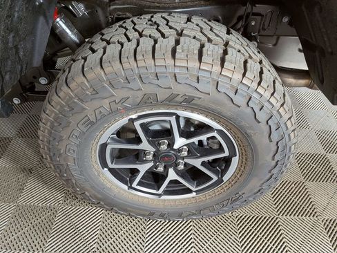 New 2025 Jeep Gladiator Rubicon w/ Convenience Group image 13