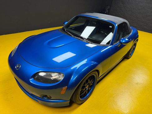 Used 2006 MAZDA MX-5 Miata Sport image 31