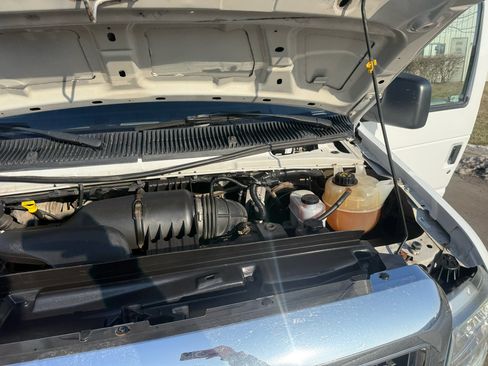 Used 2014 Ford E-250 and Econoline 250 w/ Power Group image 27