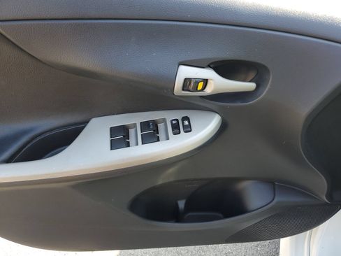 Used 2012 Toyota Corolla S FWD image 20