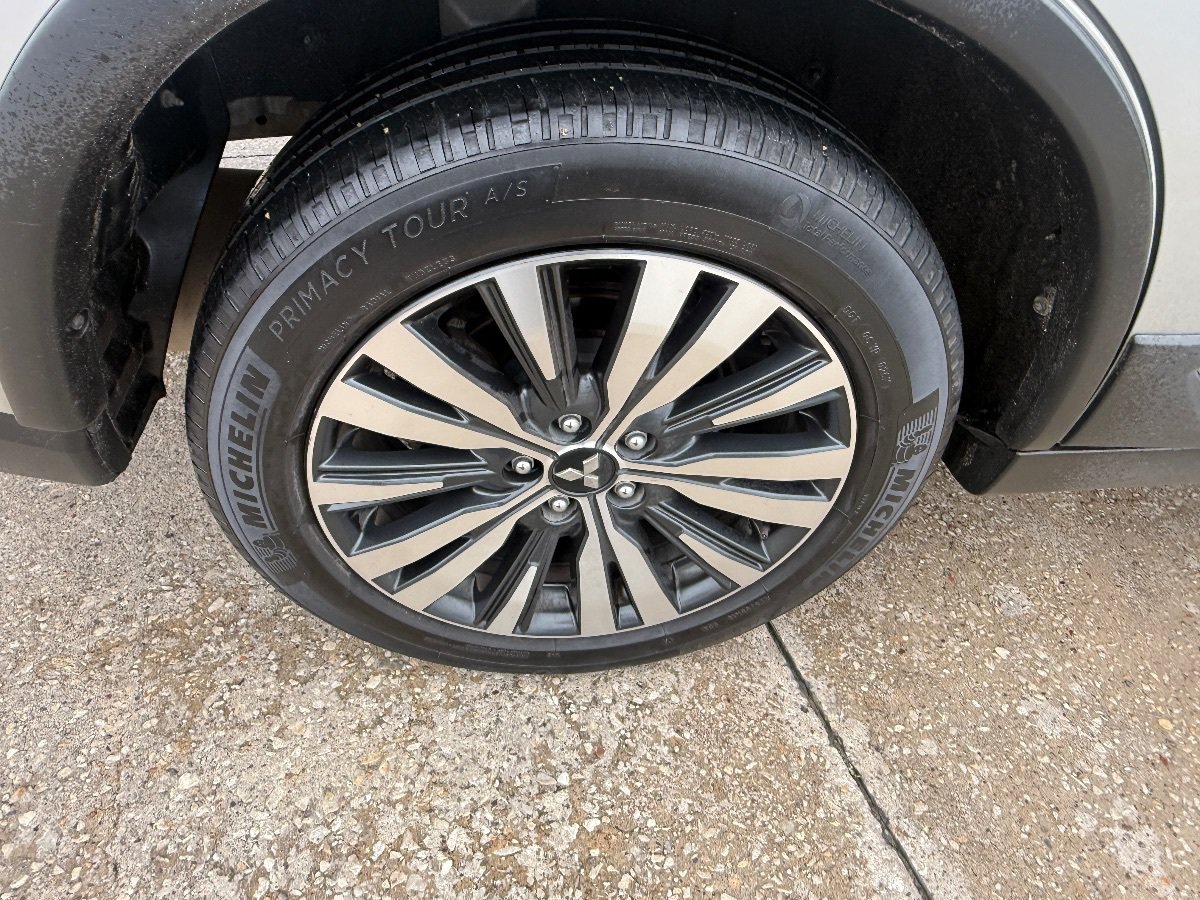 Used 2020 Mitsubishi Outlander SE FWD image 11