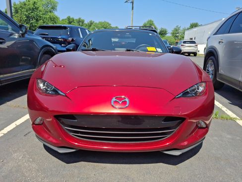Used 2021 MAZDA MX-5 Miata Sport RWD image 2