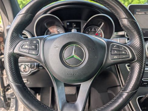 Used 2018 Mercedes-Benz GLC 300 4MATIC w/ Multimedia Package image 25