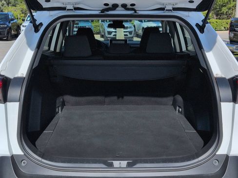 Used 2025 Toyota RAV4 XLE AWD/4WD image 12
