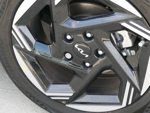 Used 2025 Kia K4 EX image 11