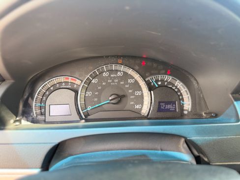 Used 2012 Toyota Camry SE FWD image 17