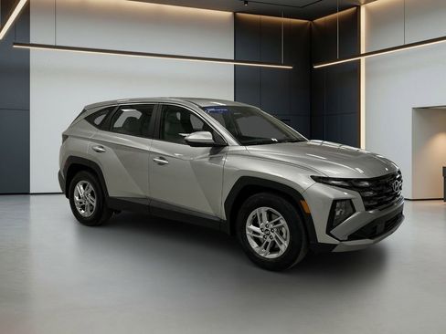 Certified 2025 Hyundai Tucson SE FWD image 7