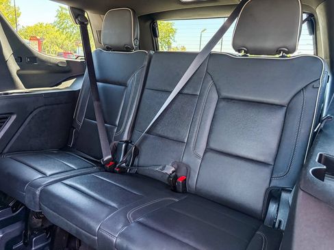 Used 2023 GMC Yukon SLT AWD/4WD image 44