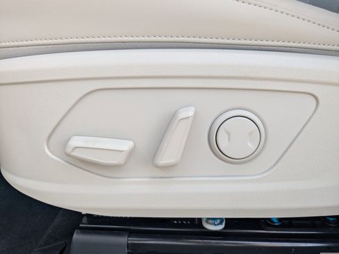 Certified 2025 Kia Sorento S w/ Panoramic Sunroof Package image 28