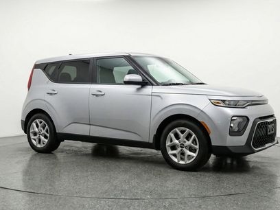 Used 2025 Kia Soul LX w/ LX Technology Package