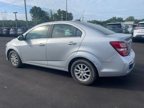 Used 2018 Chevrolet Sonic LT w/ Convenience Package FWD image 4