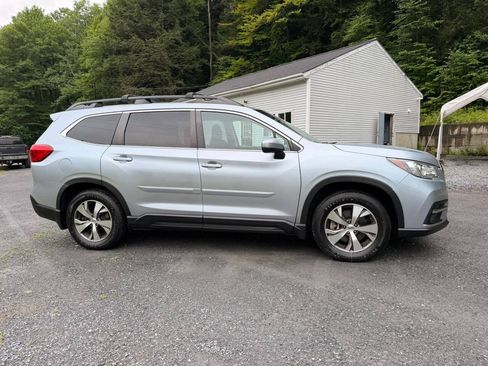 Used 2021 Subaru Ascent Premium w/ Convenience Package AWD/4WD image 4