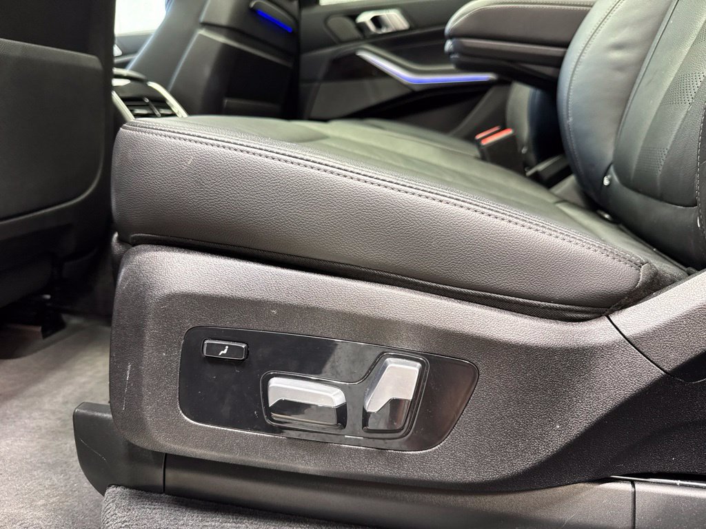 Used 2020 BMW X7 xDrive40i w/ Premium Package AWD/4WD image 22