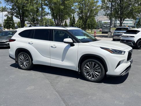 Used 2021 Toyota Highlander Platinum AWD/4WD image 5