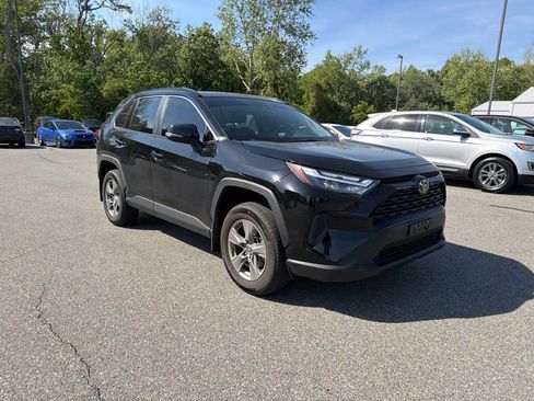 Used 2025 Toyota RAV4 XLE w/ Convenience Package AWD/4WD image 7