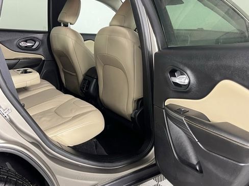 Used 2016 Jeep Cherokee Limited w/ Luxury Group image 28