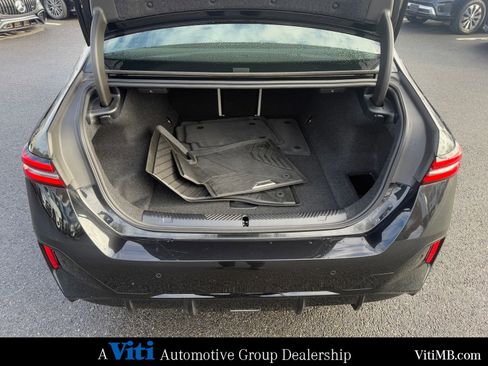 Used 2025 BMW i5 M60 w/ Executive Package image 24