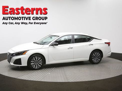 Used 2025 Nissan Altima 2.5 SV image 57