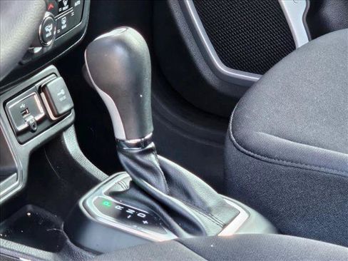 Used 2018 Jeep Renegade Sport w/ Power & Air Group FWD image 10
