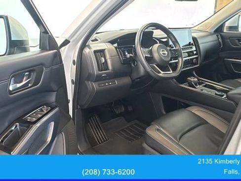 Used 2024 Nissan Pathfinder SL w/ SL Premium Package AWD/4WD image 11