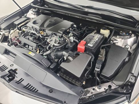 Used 2018 Toyota Camry XSE image 37