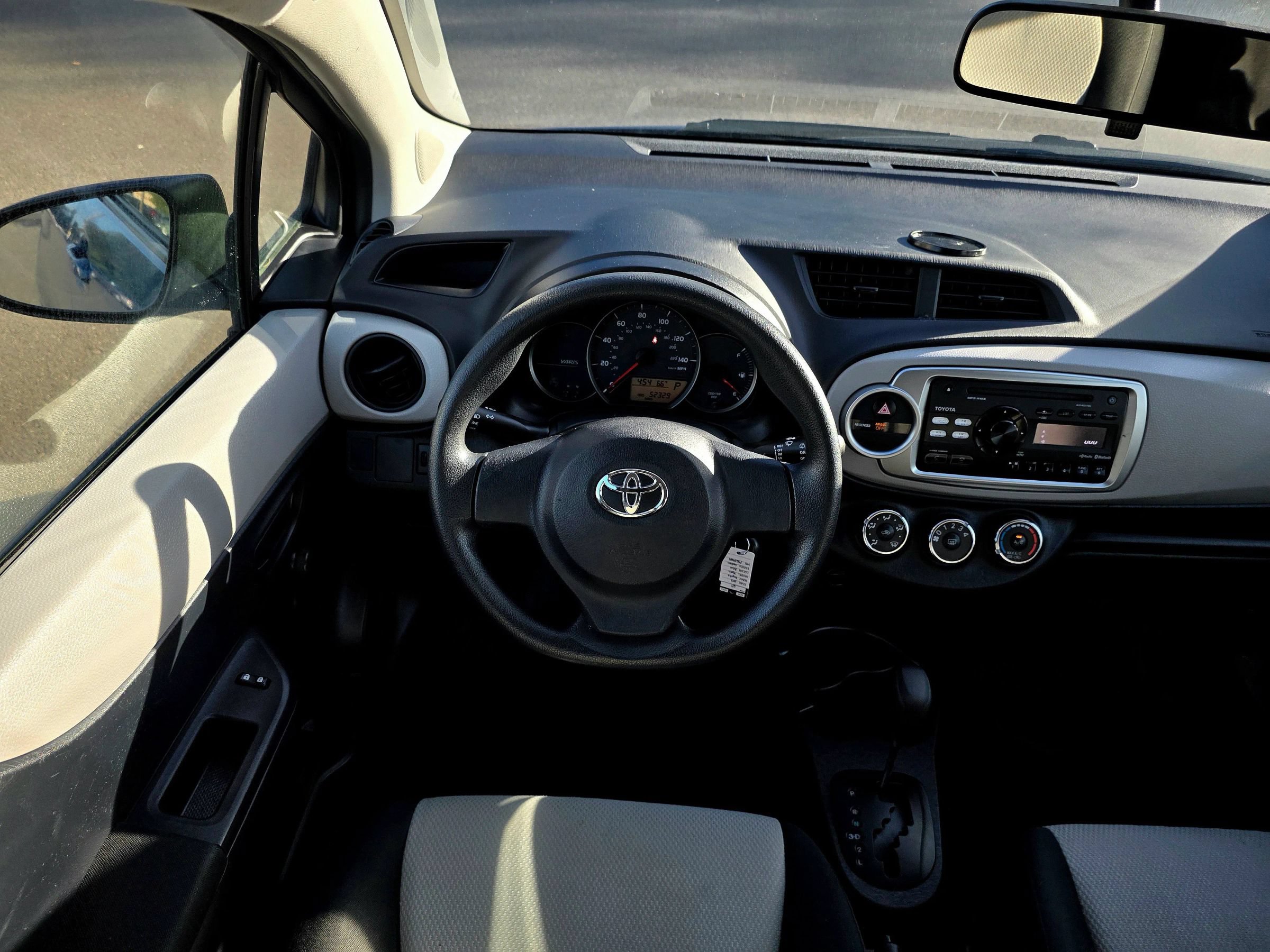 Used 2013 Toyota Yaris L FWD image 19